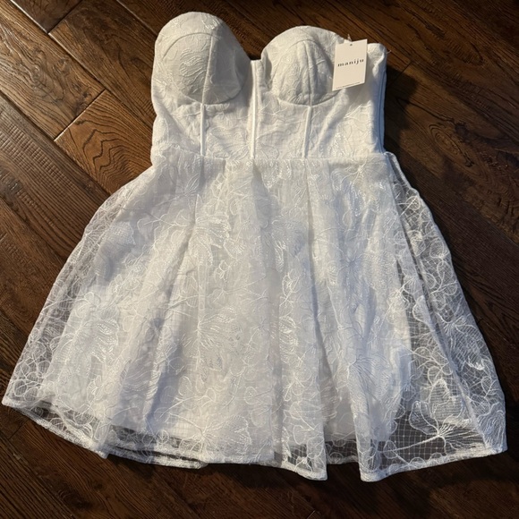 NWT MANIJU Ivory Mini Dress Size Large - Picture 1 of 6